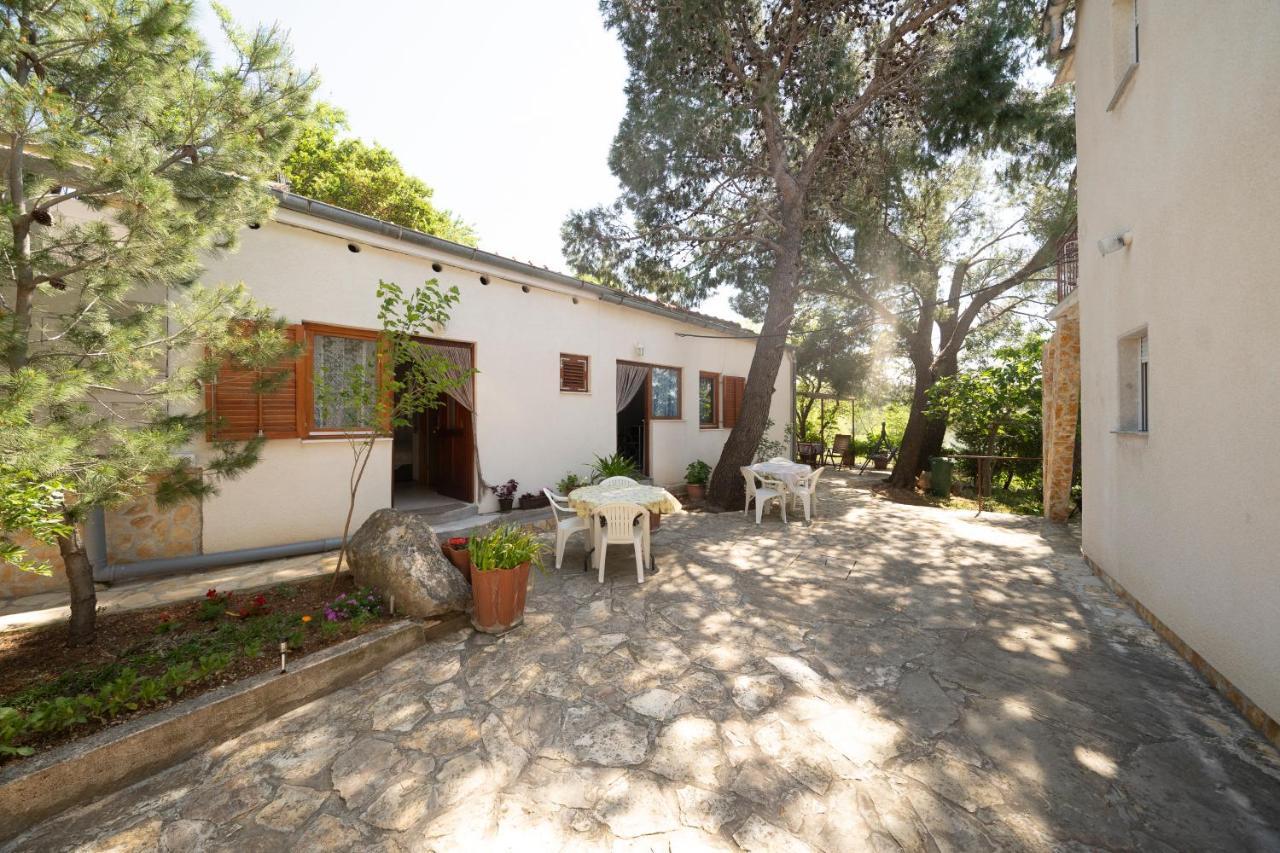 Studio Apartman Ema Gornji Karin Exterior photo